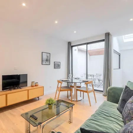 Fully Equipped Duplex With Exterior And Parking !