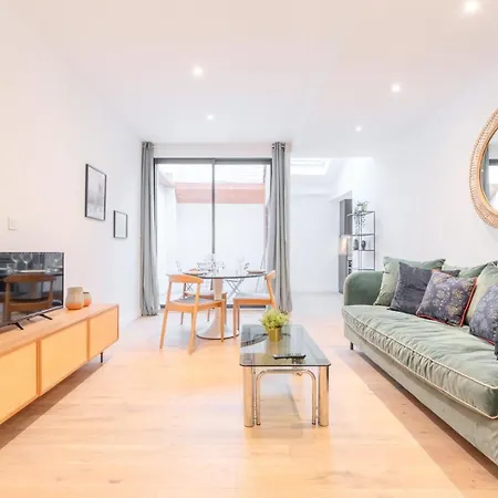 Lejlighed Fully Equipped Duplex With Exterior And Parking ! *